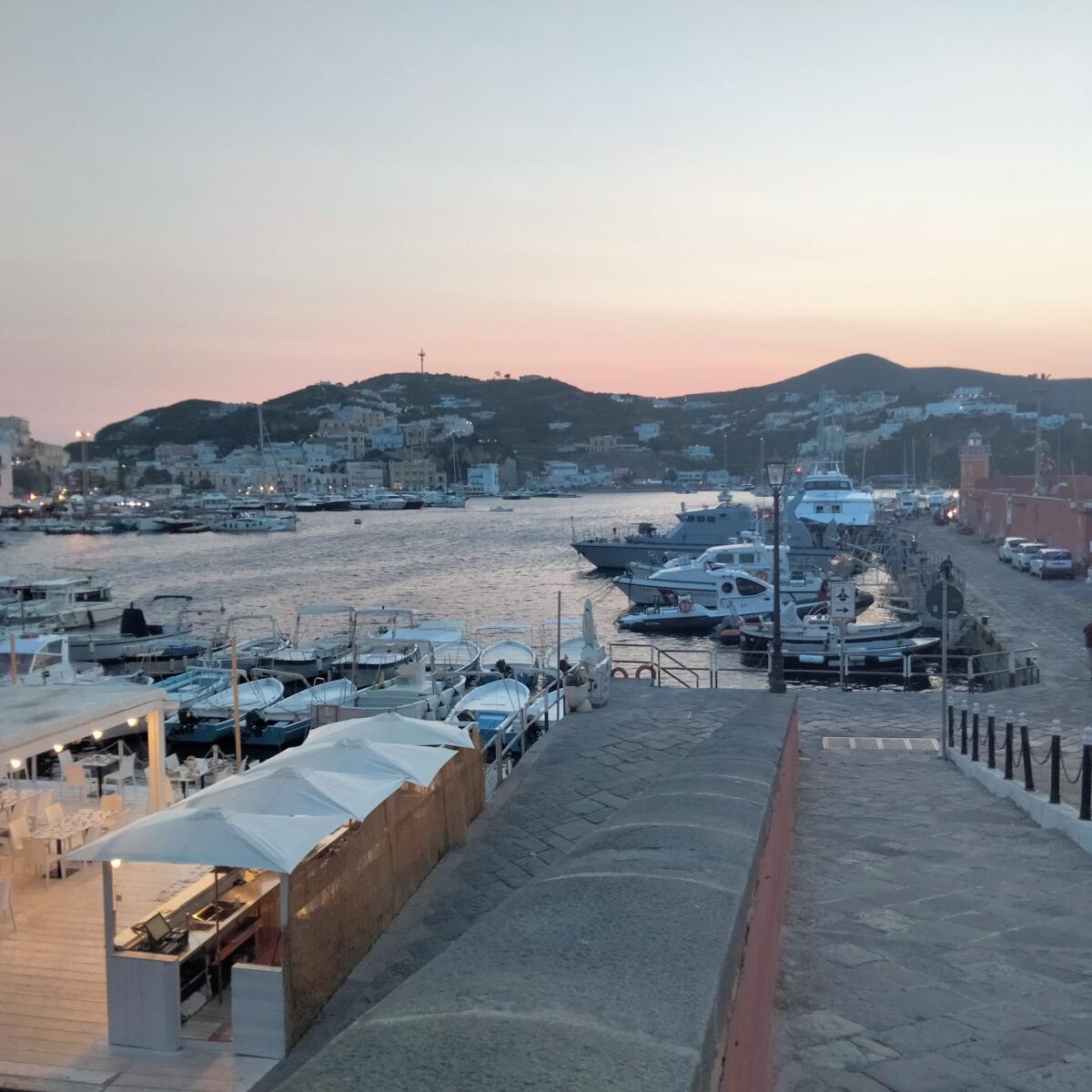 Sicurezza a Ponza, l'idea del sindaco: "Vigilanza privata" - 