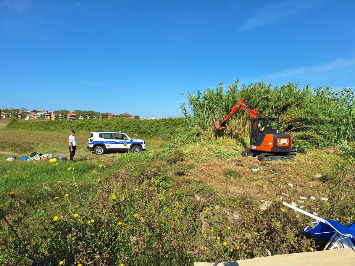 Bonificate le aree nei pressi di via Gela a Pomezia - 