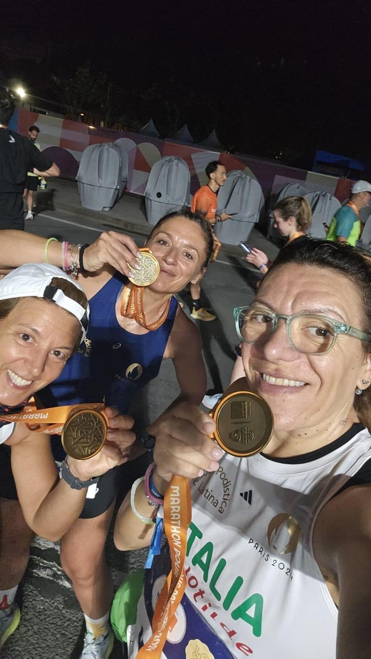 Sette runner della Nuova Podistica Latina alla “Paris Marathon Pour Tous”. - 