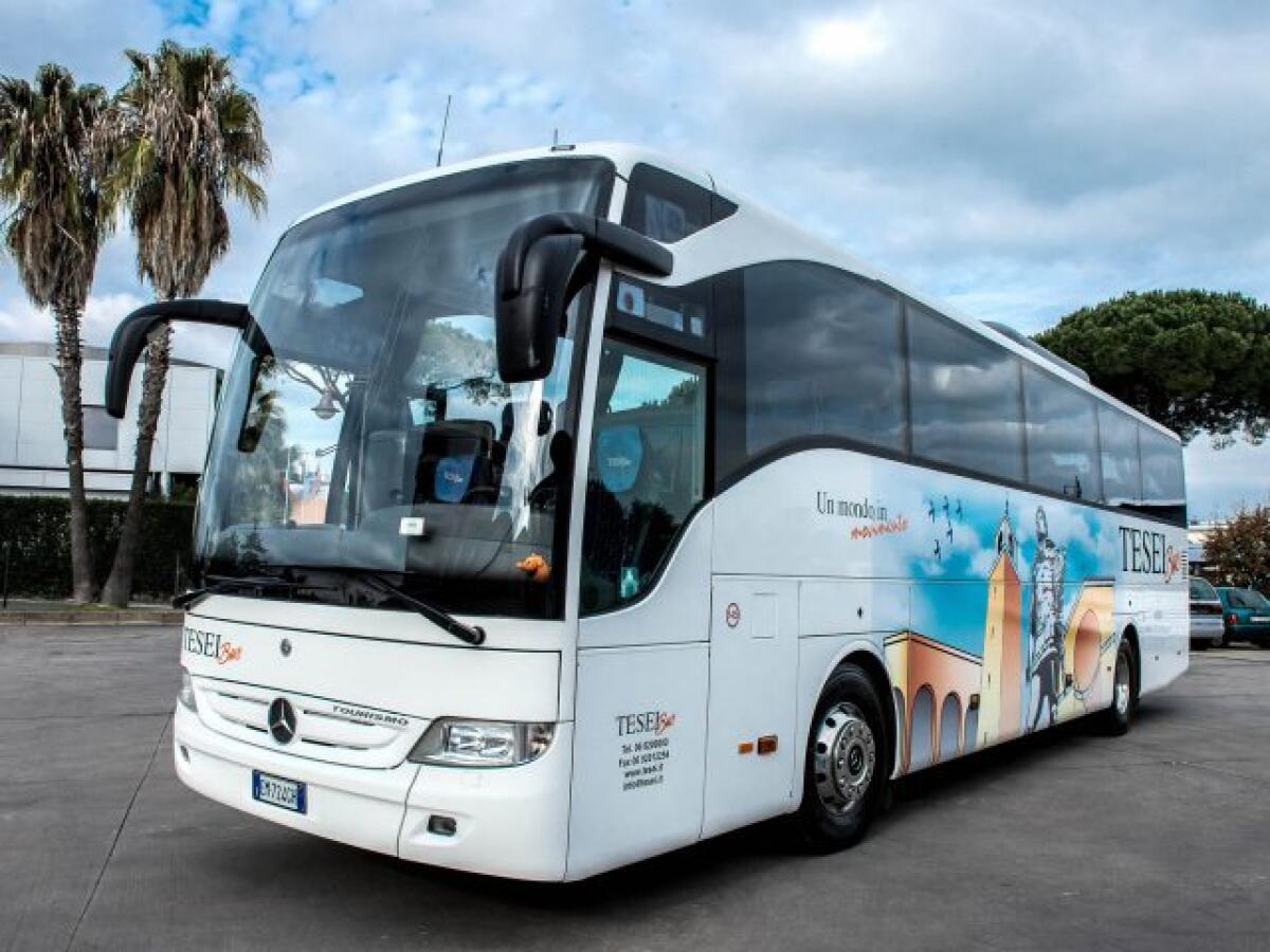 Aprilia - Scaduto l’affidamento alla Tesei bus e ancora nessun nuovo incarico, i ragazzi con disabilità del “Giardino dei Sorrisi” rischiano di rimanere a piedi - 