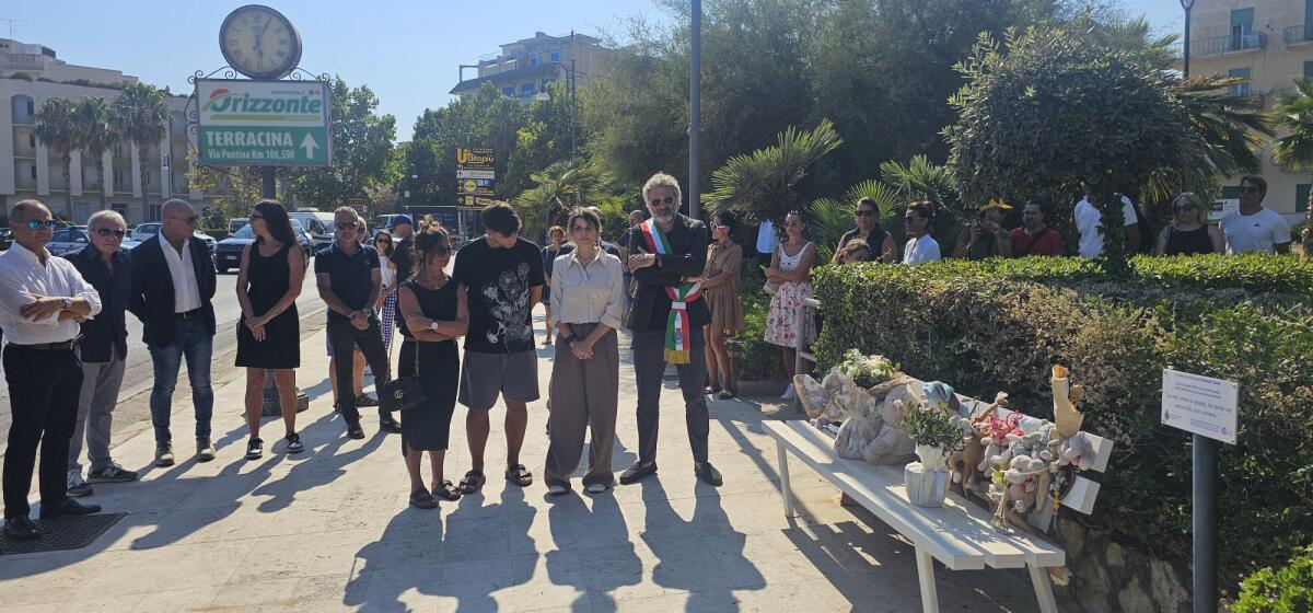 Una cerimonia a Terracina per ricordare Romeo Golia davanti alla sua panchina - 