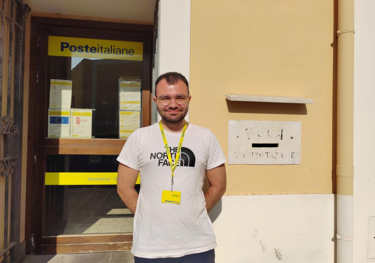 A Ventotene il più giovane direttore di un ufficio postale della provincia pontina: ha 21 anni - 