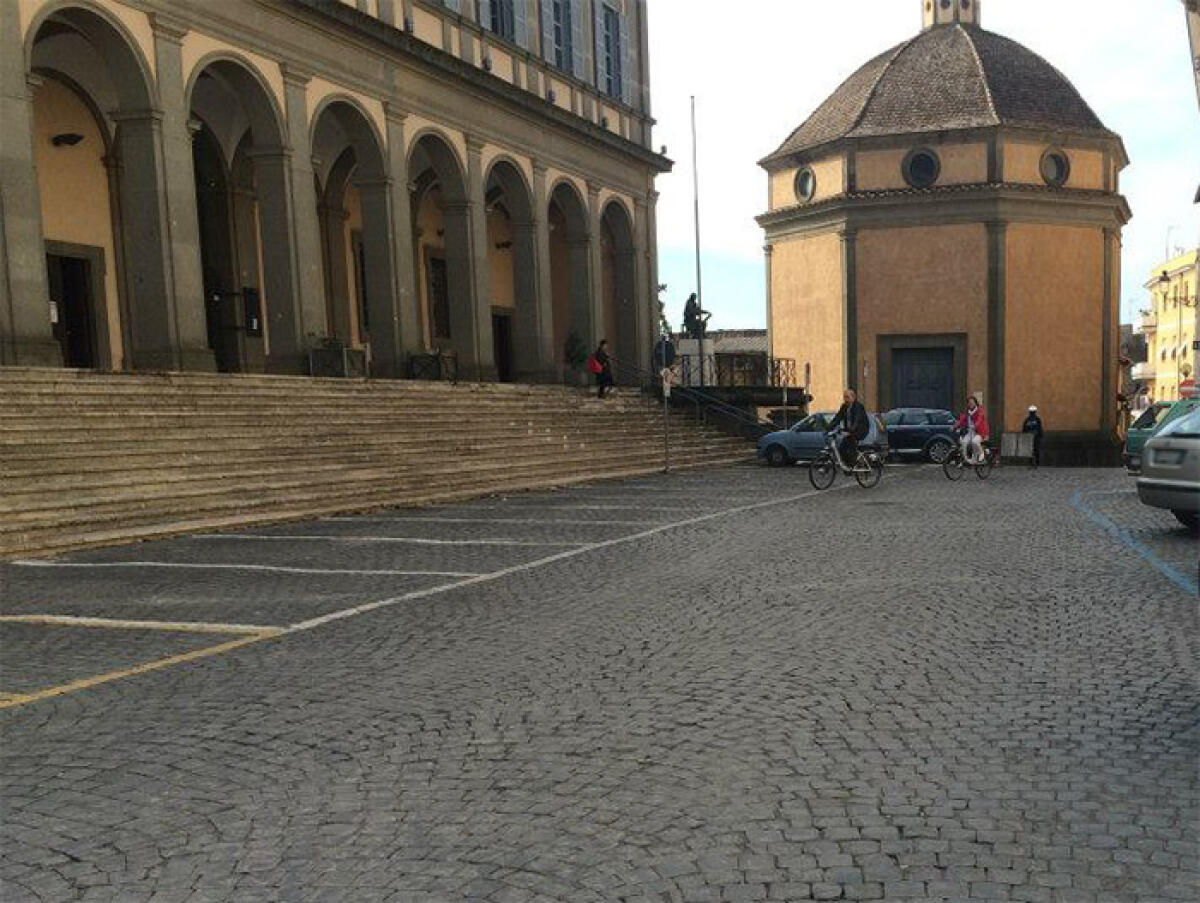 Alcune zone di Velletri ieri sera senza corrente. Acqua a singhiozzo da giorni. - 