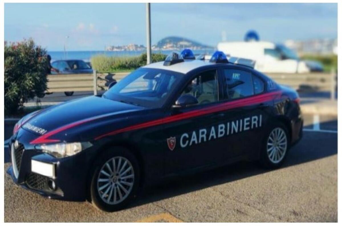 Minturno - Una ragazza si getta in mare, ma un uomo di Napoli si tuffa e la salva - 