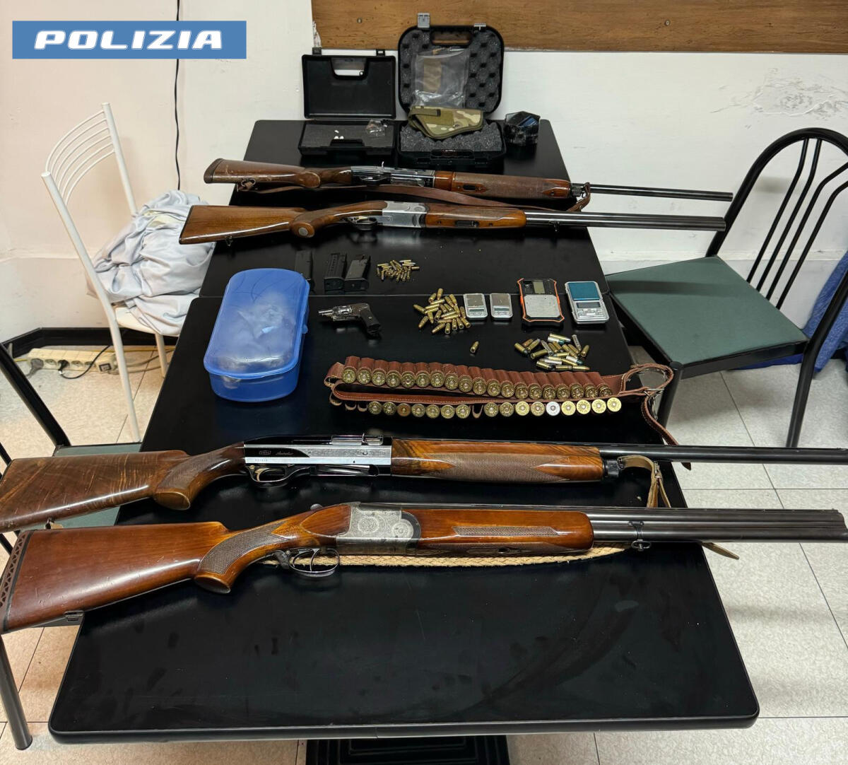 Droga e armi rubate, in arresto ad Anzio due giovani - 