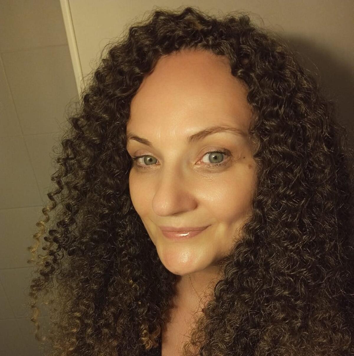 La deejay Adriana Paratore in diretta su Studio93 per presentare il suo primo libro - 