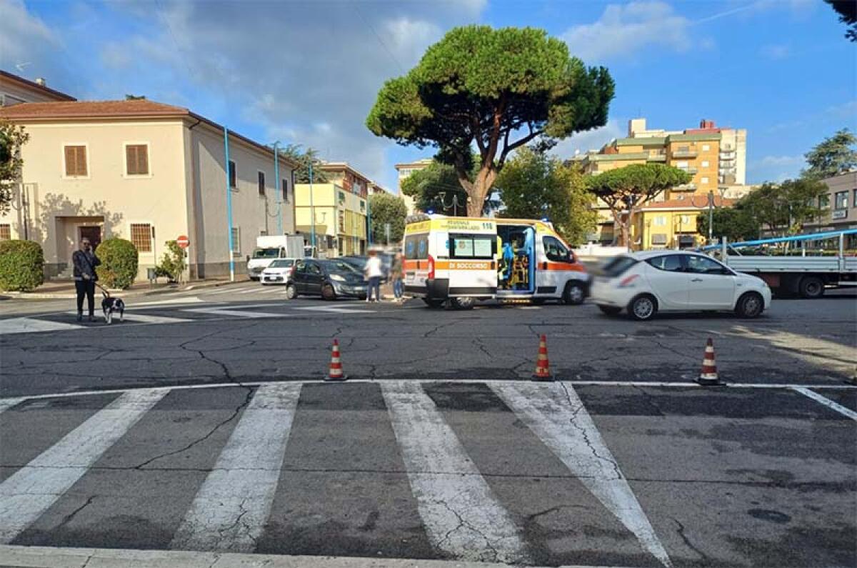 Investimento in Piazza Roma ad Aprilia: una donna soccorsa dal 118 e condotta in ospedale per le cure. - 