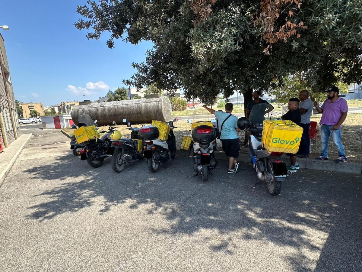Scioperano i rider ad Aprilia: “Vogliamo un trattamento più rispettoso” - 
