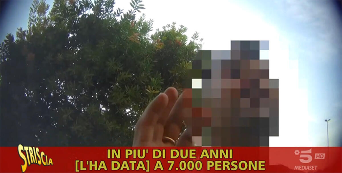 Patenti vendute agli indiani "per 6mila euro”: un’autoscuola di Aprilia nel mirino di "Striscia La Notizia”. - 