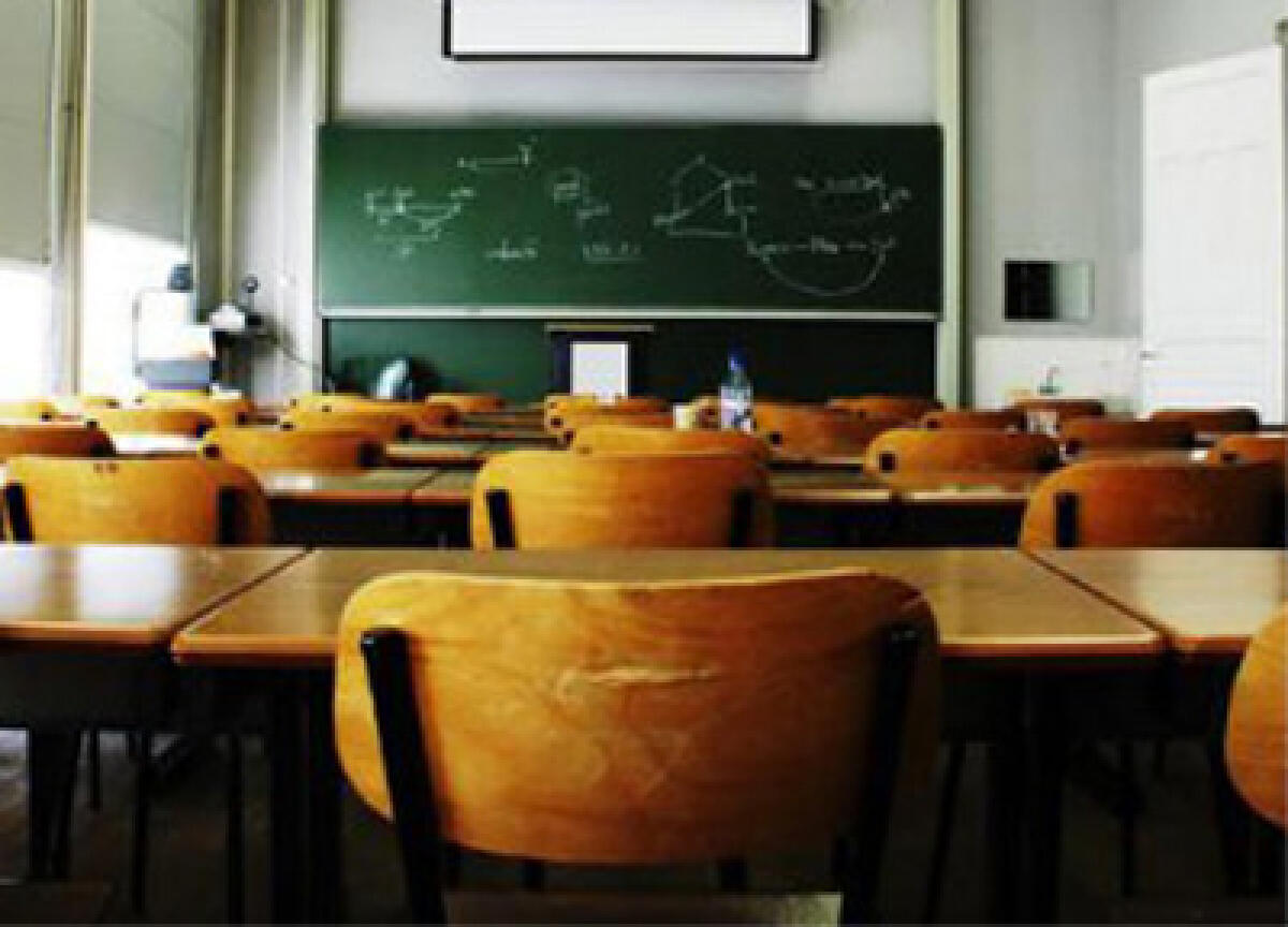 Una classe di soli indiani: "è discriminazione". A Fondi monta la protesta, arrivano le telecamere del Tg3. - 