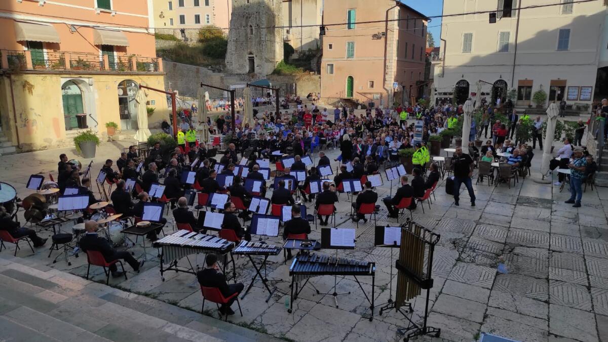 Pomeriggio carico di emozioni a Terracina in ricordo del Maggiore Gabriele Orlandi - 
