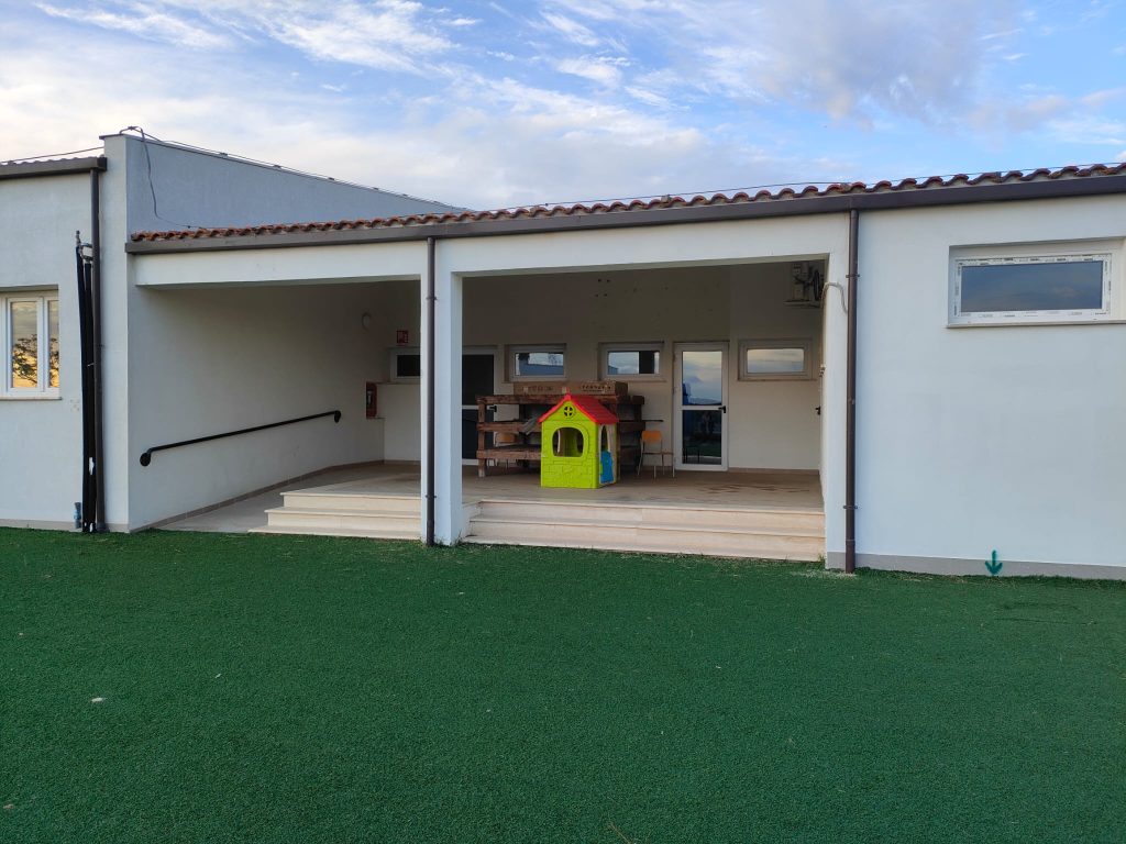 il porticato dell'asilo di Selciatella, ad Aprilia