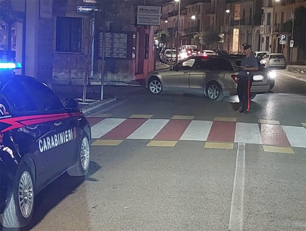 Incidente tra un’auto ed una bici in un incrocio, al centro di Fondi. - 