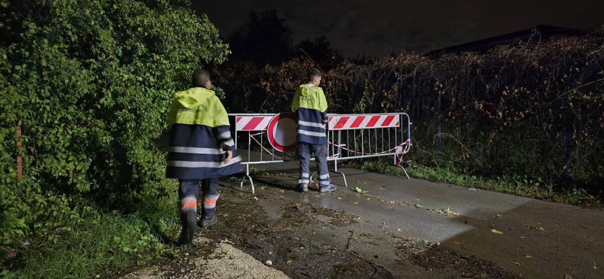 Alberi caduti in strada Albano: riaperta al traffico via Gallerie di Sopra. Resta chiusa via di Monte Savello. - 