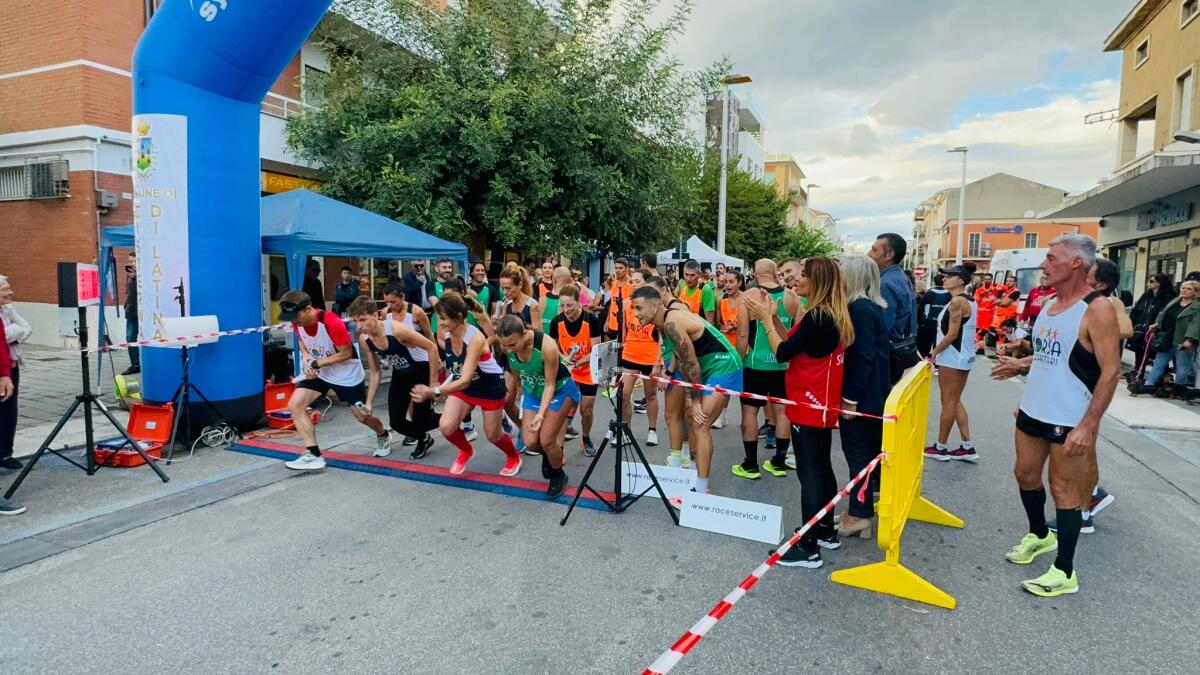 Corsa dei Quartieri a Cisterna. Vince Le Castella - 