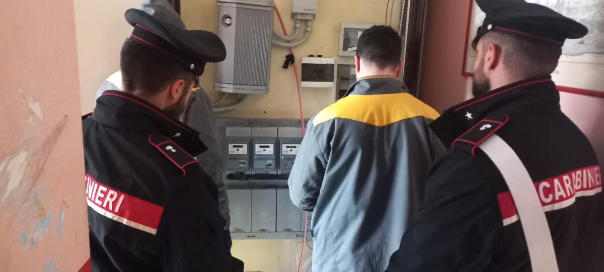 Controlli straordinari dei Carabinieri della Compagnia di Castel Gandolfo: 6 persone denunciate, sequestrata una katana ed una spada. - 
