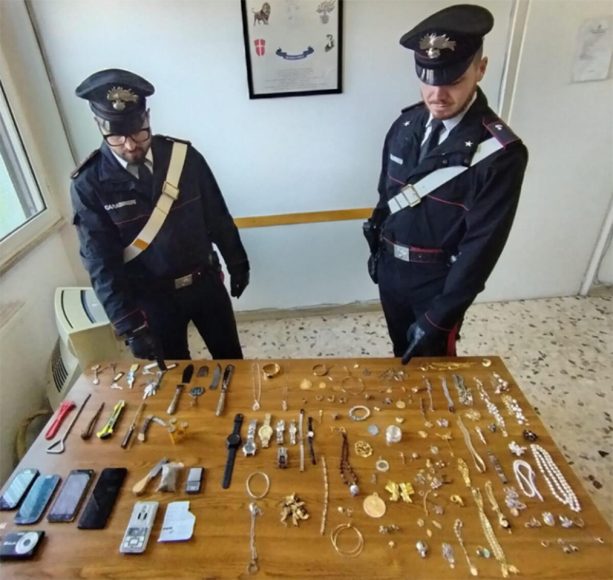 NORMA - Subisce un furto, i Carabinieri trovano la refurtiva in casa di un suo compaesano. - 
