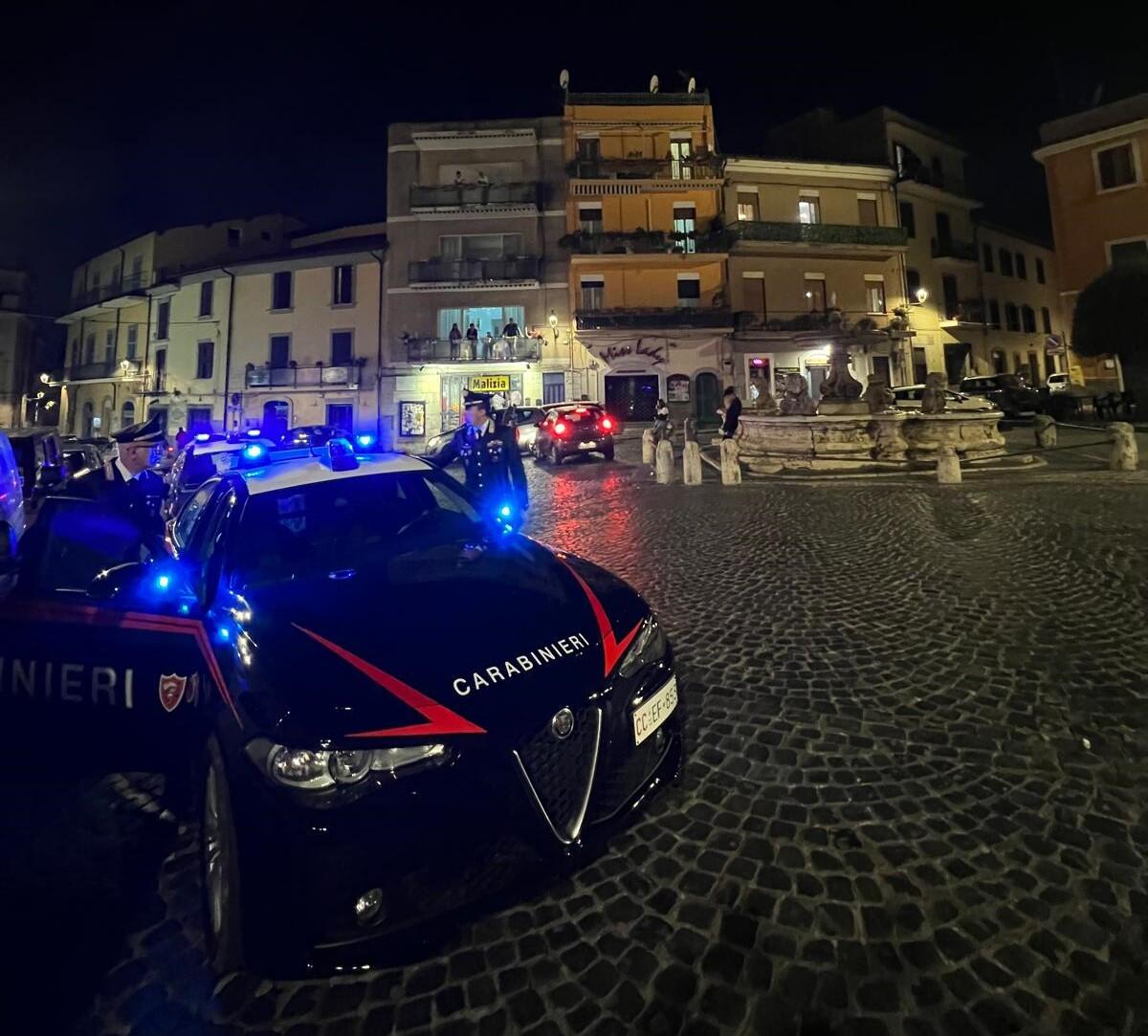 Controlli nel centro storico di Velletri, i Carabinieri scovano una lavoratrice in nero e arrestano un pregiudicato per droga. - 