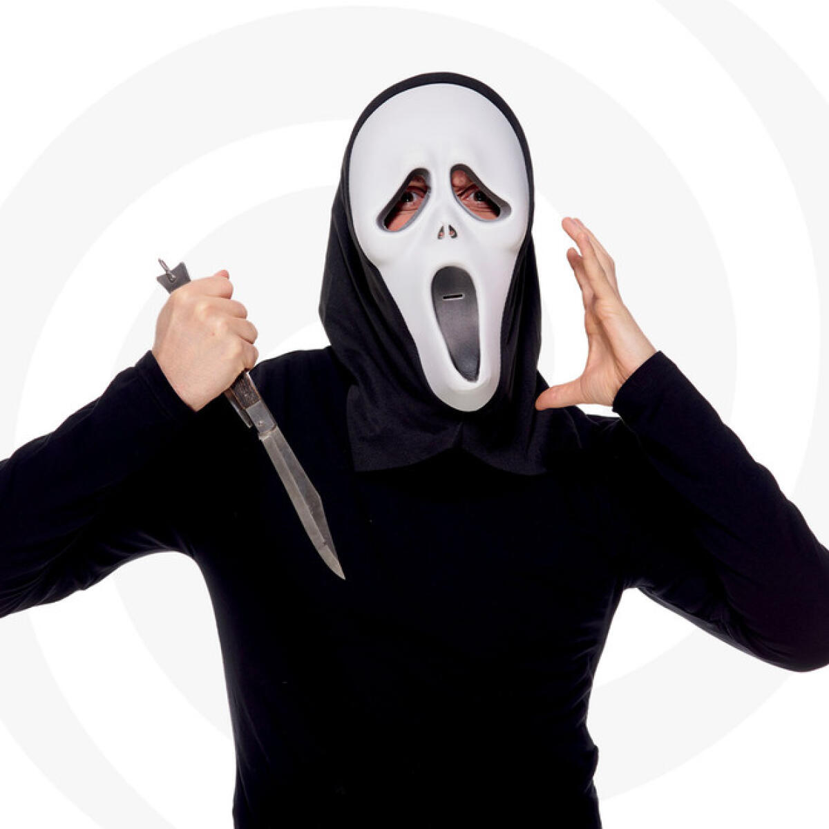 Serata horror al distributore di Campoverde: 58enne aggredito con l'ascia. Le telecamere riprendono tutto - 