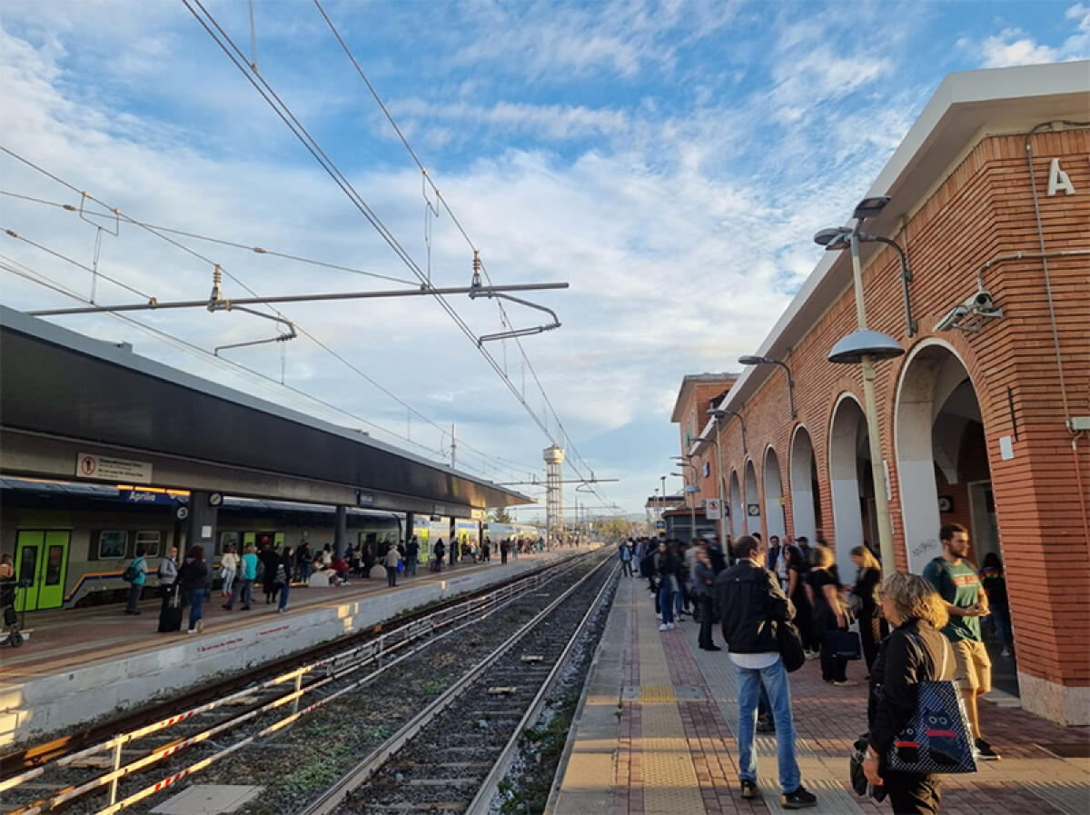 Ancora sospesa la circolazione dei treni tra Roma Termini e Roma Tiburtina. Ritardi fino a 240 minuti e cancellazioni. - 