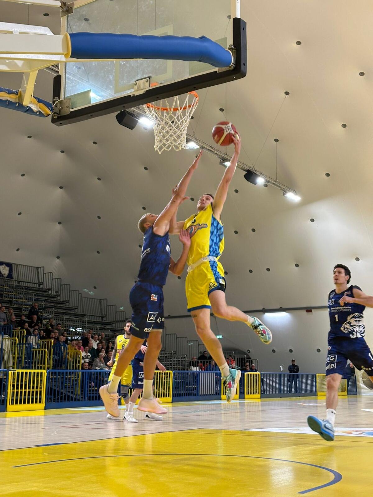 Basket B Nazionale: Piombino ha la meglio sul Latina. Domenica arriva Ravenna. - 