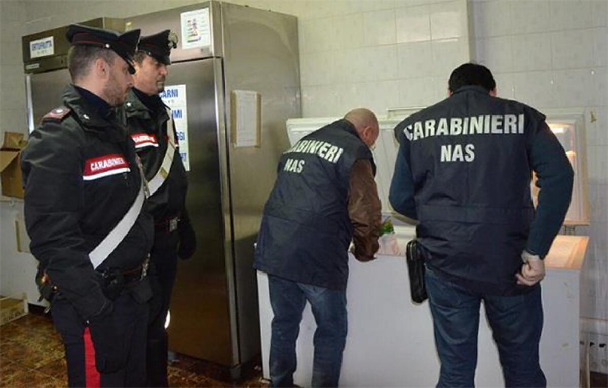 Sospetta tossinfezione alimentare dopo aver mangiato tonno ed alici. I Carabinieri del Nas e la Asl chiudono un ristorante a Latina. - 