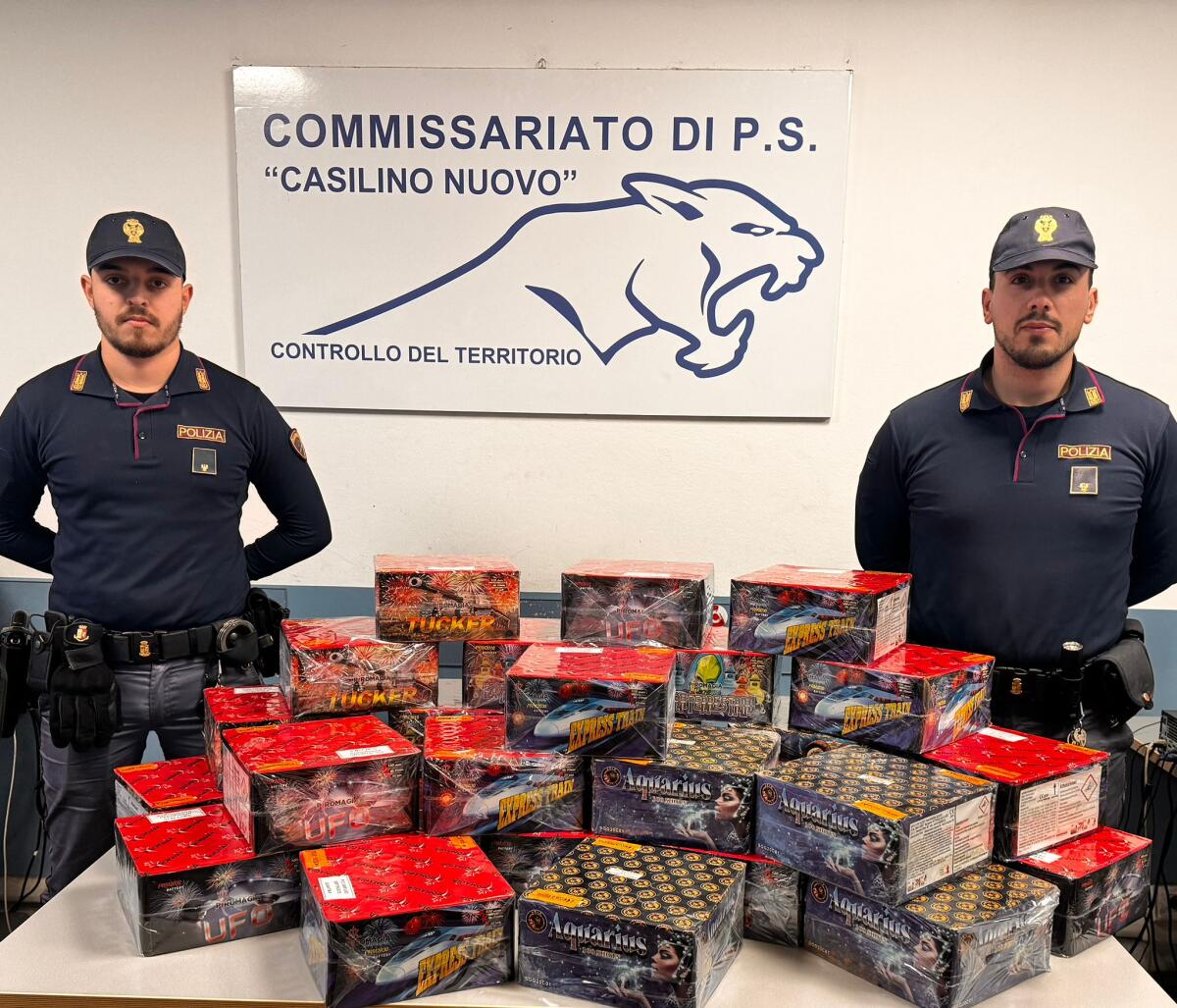 Beccato all’uscita del Raccordo, senza alcuna licenza, con oltre 136 chili di fuochi pirotecnici. 43enne denunciato dalla Polizia. - 