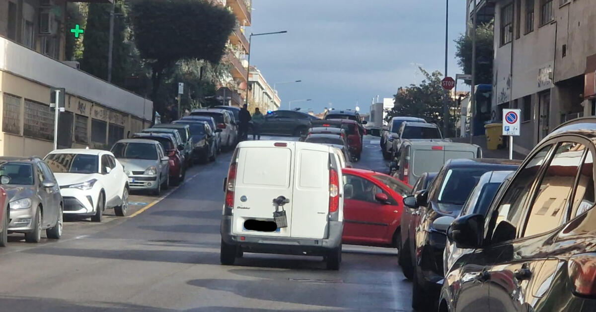 Aprilia - Scontro tra due auto all'incrocio tra via dei Mille e via Giovanni XXIII - 