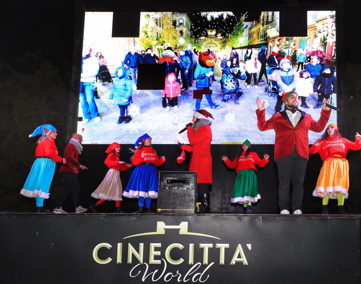 A Cinecittà World il "Natale delle meraviglie" tra luminarie cinesi ed il grande show sul ghiaccio! - 