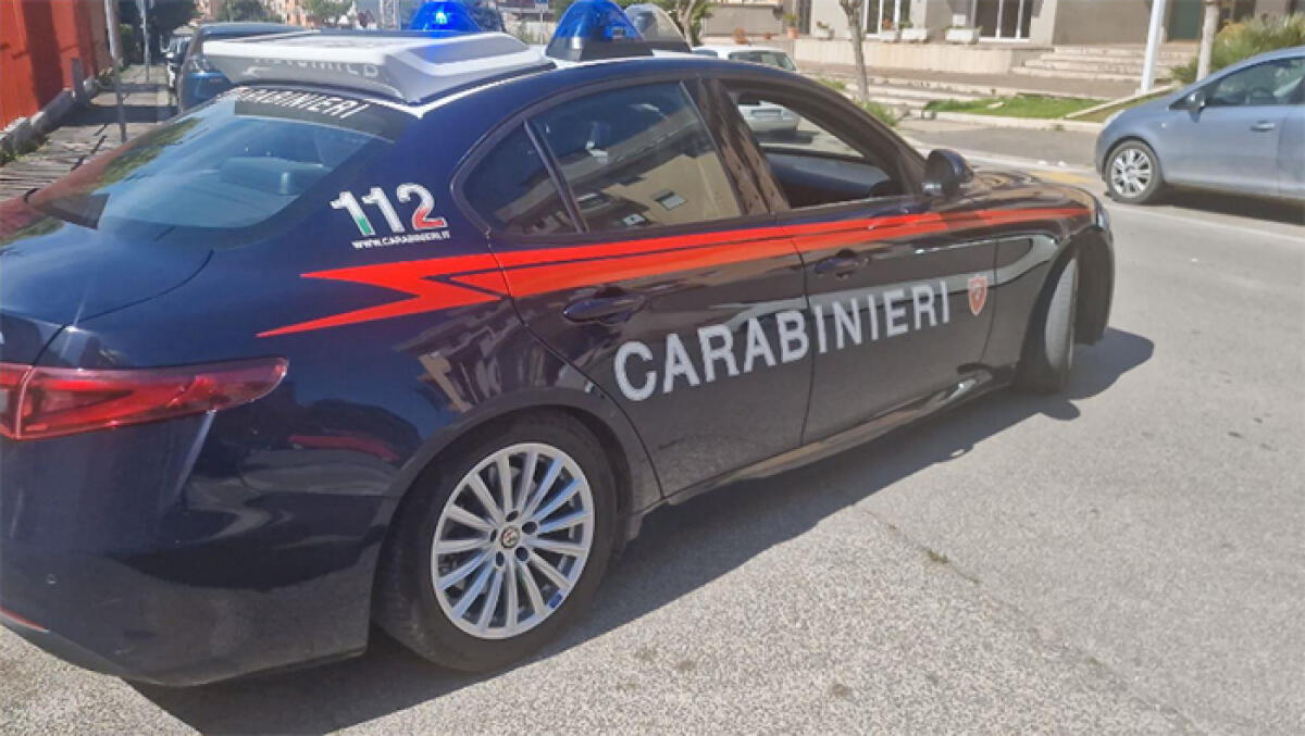 Era ai domiciliari, i carabinieri lo vedono girare in bici per Aprilia - 