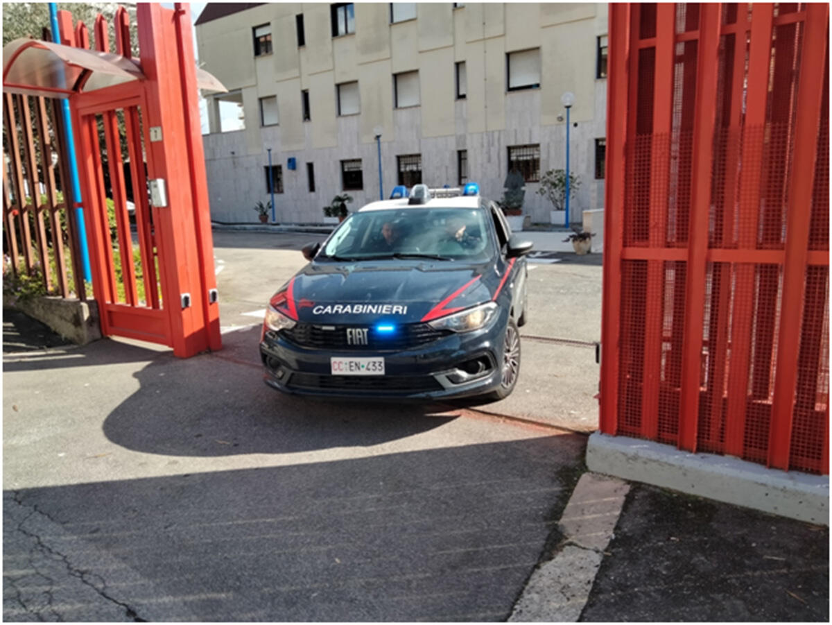 Perseguita l’ex compagna con continui messaggi e telefonate: 41enne di Aprilia in manette. - 