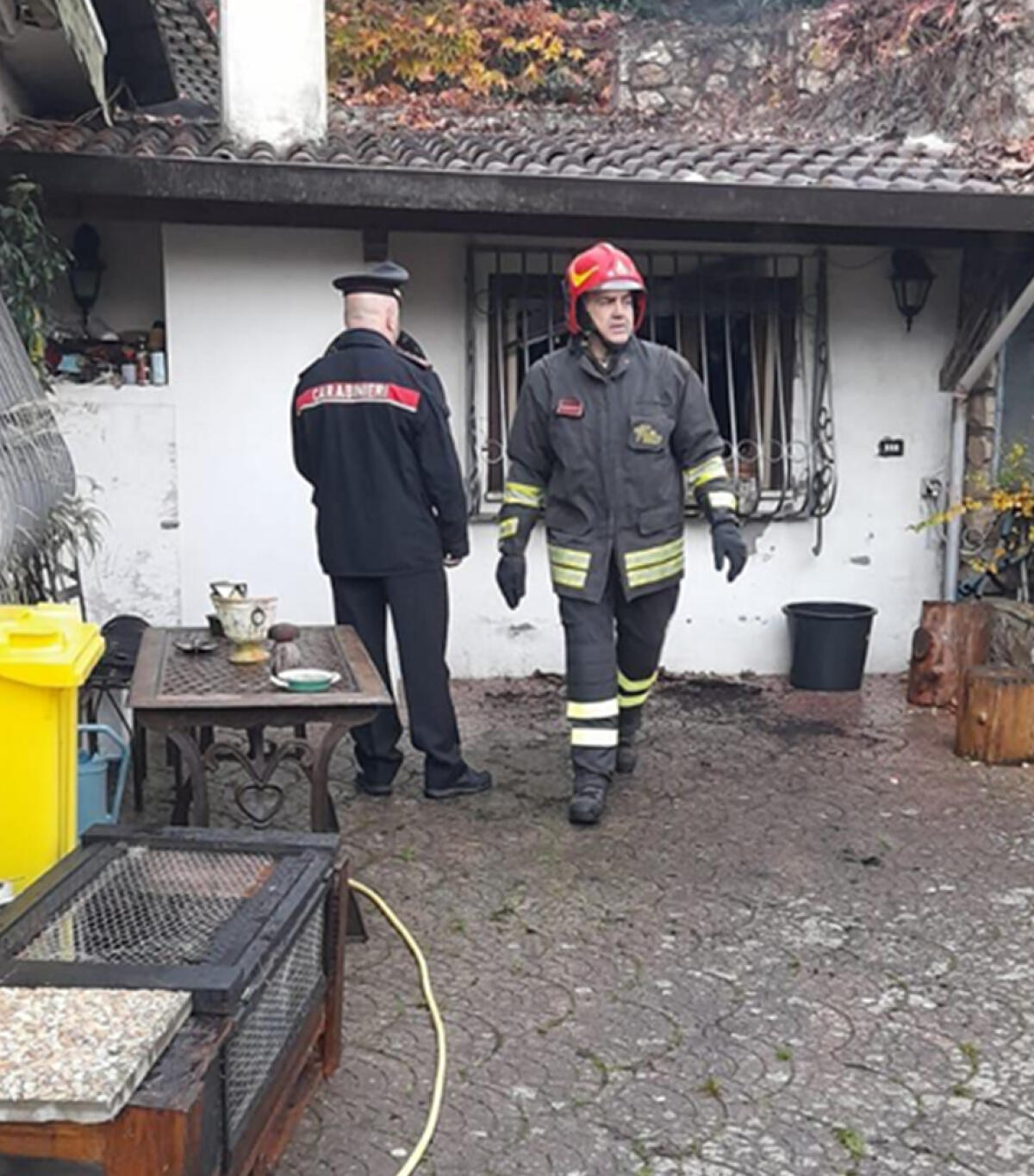 Incendio in un'abitazione, donna in ospedale. Muore il cagnolino - 