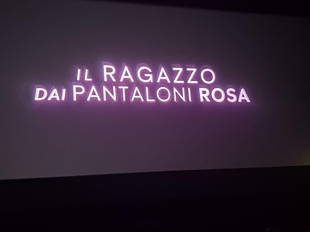Gli studenti della Pascoli di Aprilia al cinema per "Il ragazzo dai pantaloni rosa" - 