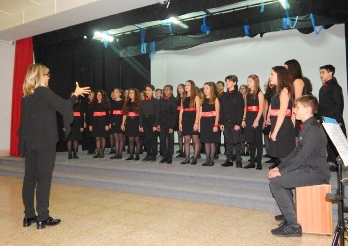 Aprilia - Tanti appuntamenti in musica per il Coro "Pascoli" in vista del Natale - 