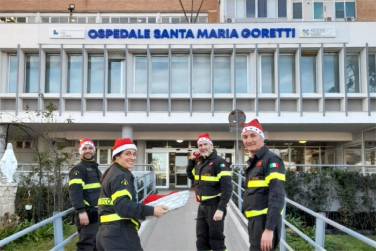 I Vigili del Fuoco di Latina portano un sorriso al reparto di pediatria dell’ospedale “Santa Maria Goretti”. - 