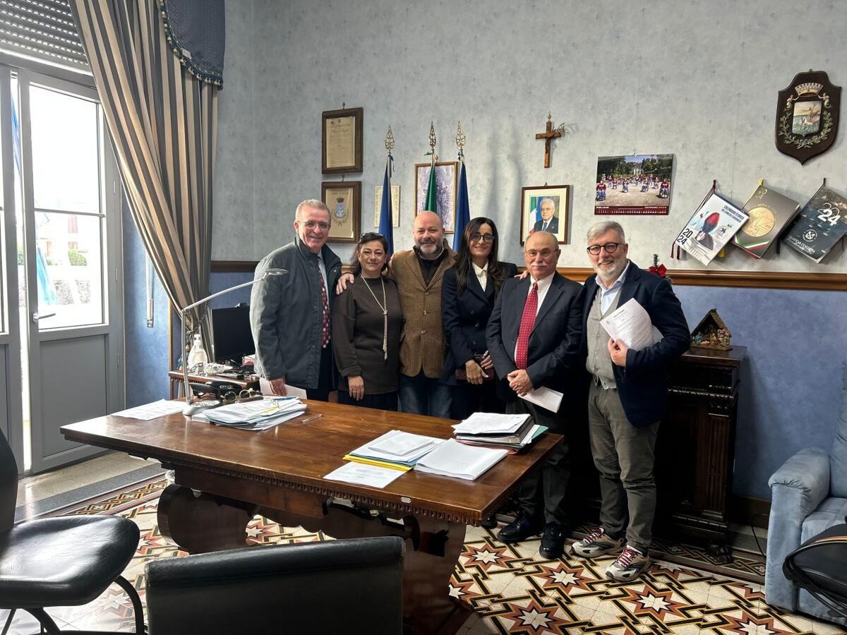 Il Sindaco di Nettuno, Burrini, presenta parte della Giunta. Il 21 Dicembre il primo Consiglio Comunale. - 