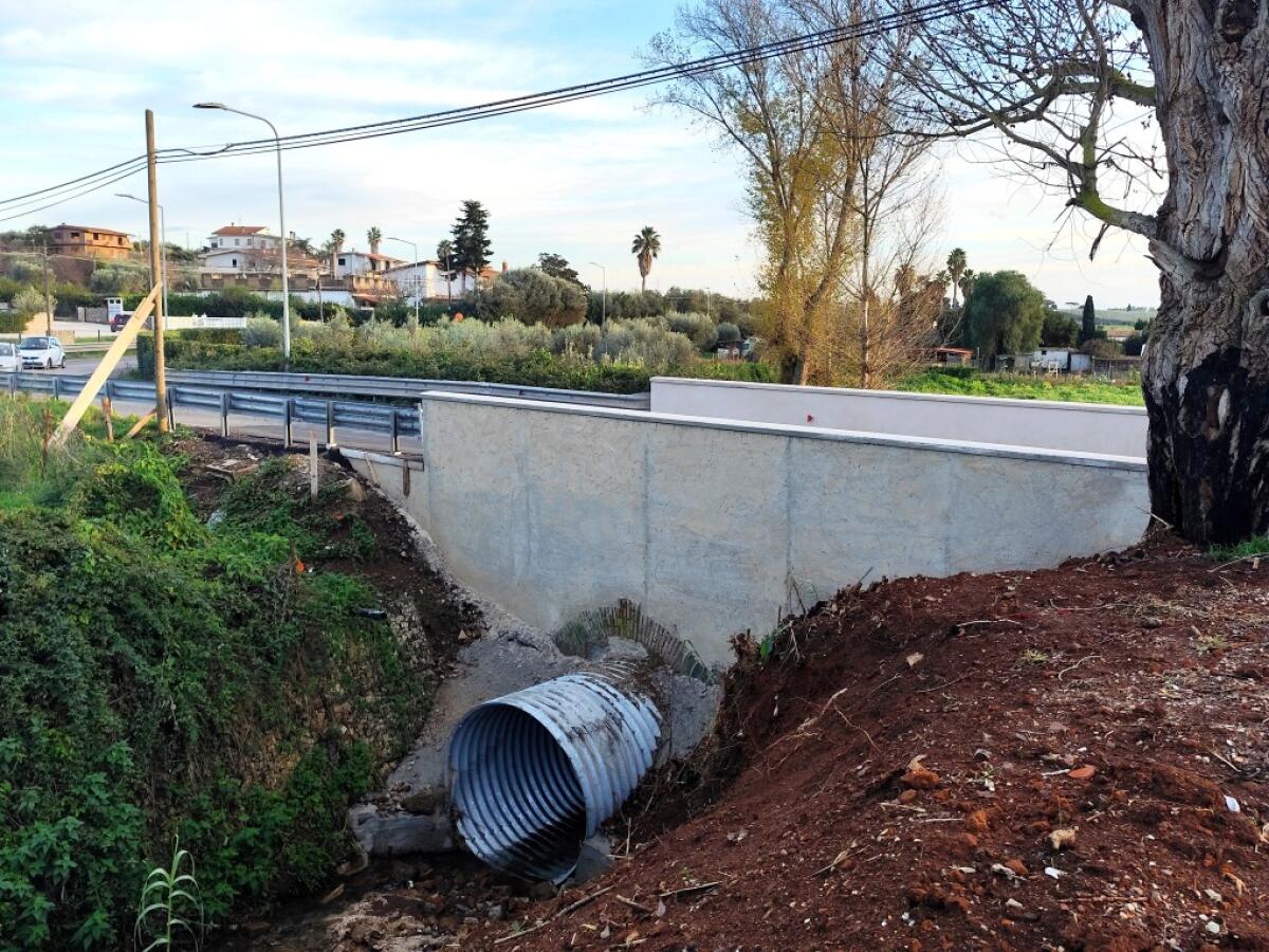 Completati i lavori di messa in sicurezza del ponte su via della Maggiona, a Pomezia. Riapertura al traffico. - 