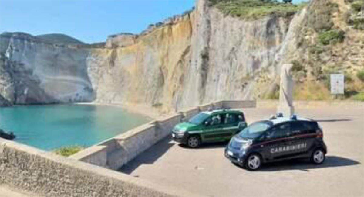 Violazioni urbanistiche e paesaggistiche sull’isola di Ponza: denunciati i titolari di due cantieri edili. - 