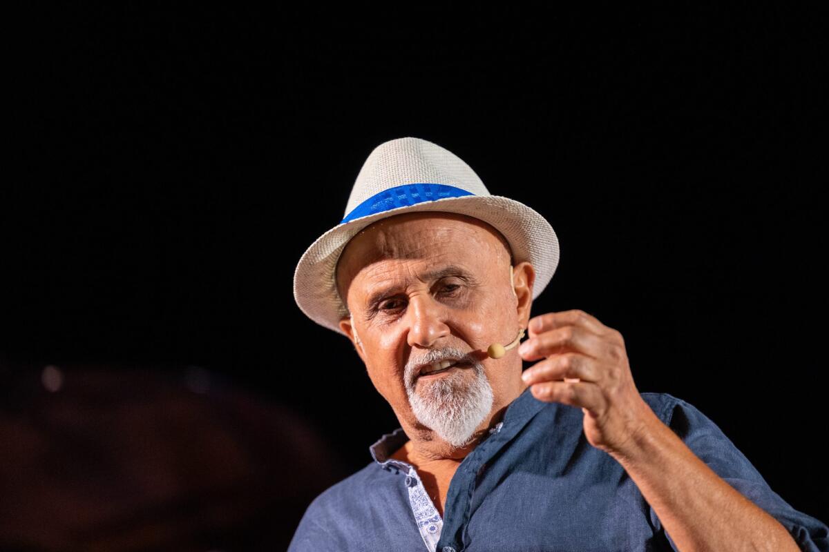 Aprilia - Gianni Bernardo presenta il suo libro: "Tratti e Ri-Tratti" - 