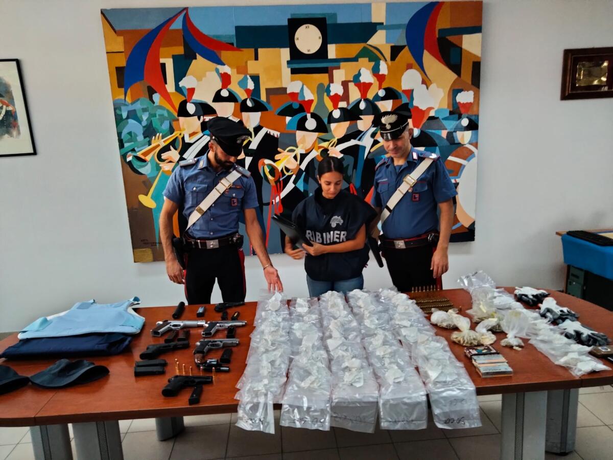 Nel suo appartamento, al quartiere Toscanini di Aprilia, deteneva 2 chili di cocaina, armi e munizioni: condannato ad 8 anni di carcere. - 