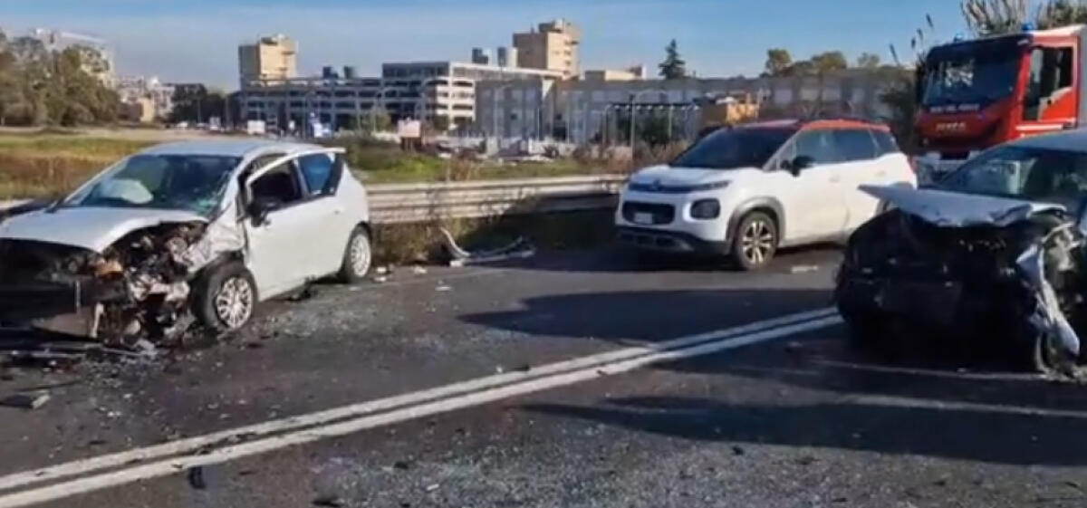 Frontale sulla Pontina, alle porte di Latina: pensionato di Cisterna in condizioni critiche. Era andato a trovare la moglie ricoverata. - 