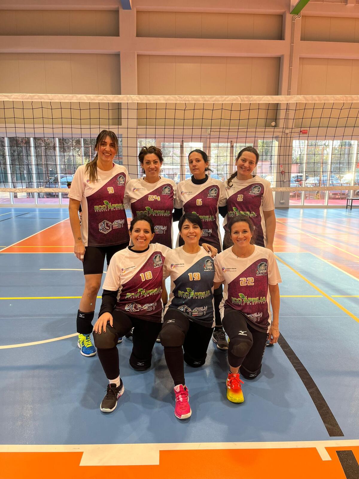 Le Mamasharks trionfano al Torneo di Natale di Catch'n Serve Ball - 