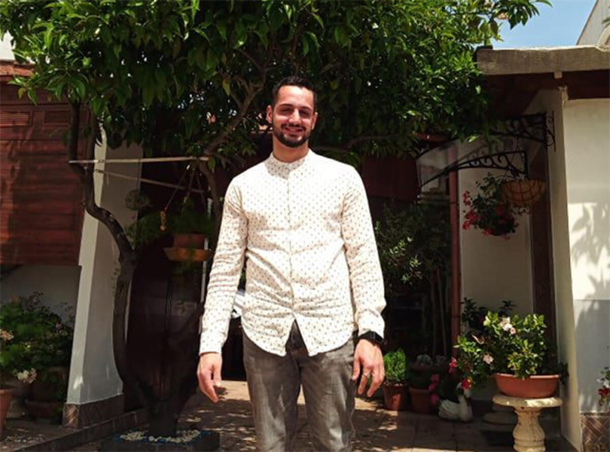 26enne di Nettuno muore schiacciato tra il cancello di casa e la sua auto: stava uscendo per andare al lavoro. - 