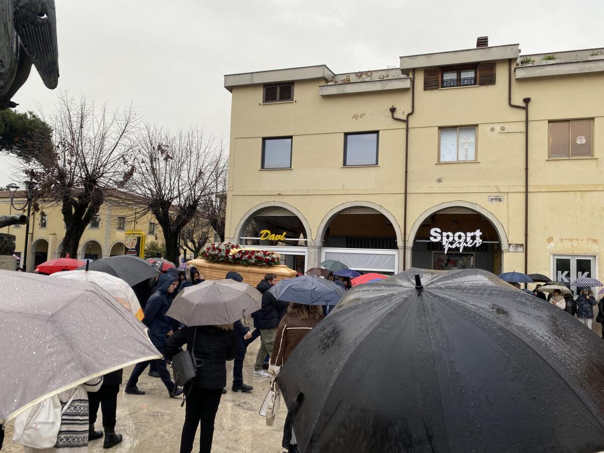 Aprilia dice addio ad Ornella Clementini, don Marando: "Abbiamo il cuore spezzato" - 