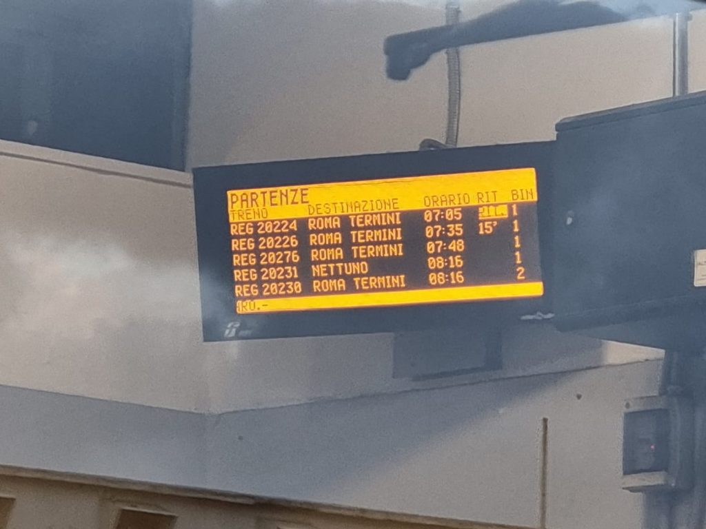 ritardi sulla linea ferroviaria Roma-Nettuno
