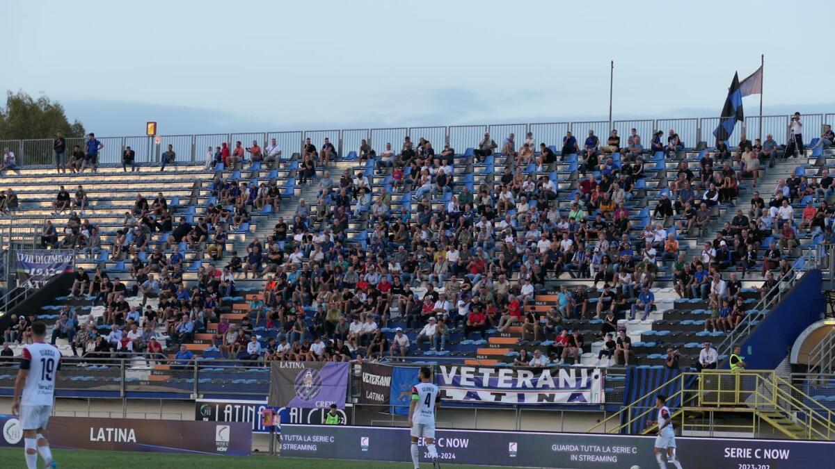 Calcio - Serie C - Ko al Francioni del Latina, Avellino domina - 