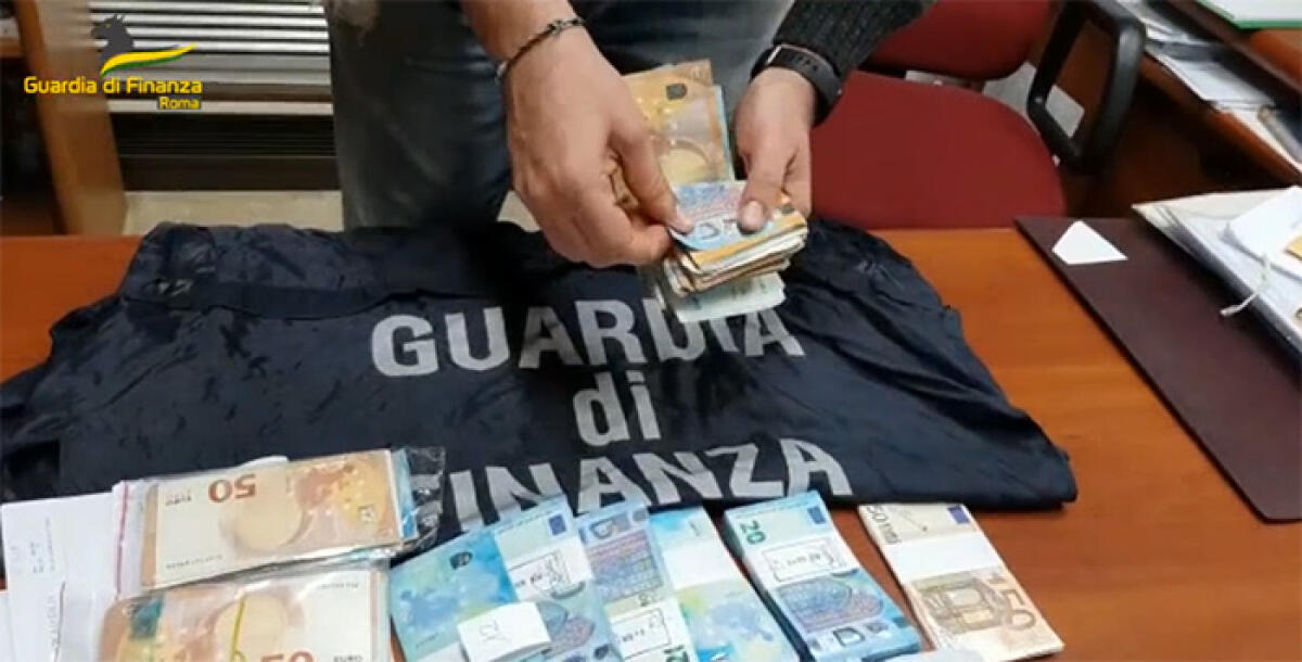 Associazione finalizzata al traffico di droga al “Laurentino 38” della Capitale. La Guardia di Finanza esegue 27 arresti. - 