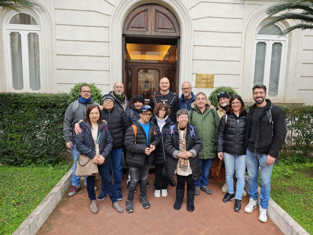 I ragazzi del centro "Minenna" di Latina visitano il Reggimento Corazzieri a Roma - 