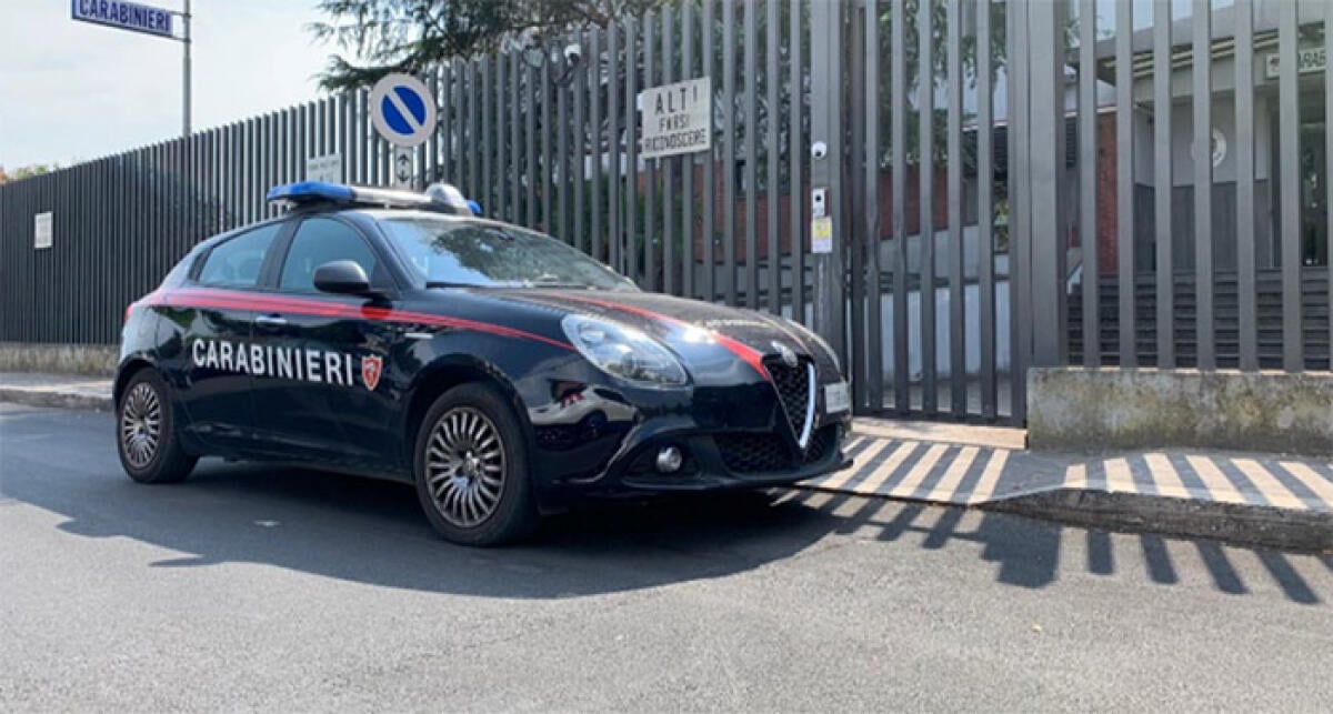 Deteneva oltre 3 etti di droga, 41enne di Aprilia arrestato dai Carabinieri. Un 24enne, invece, sorpreso con un coltello a scatto. - 