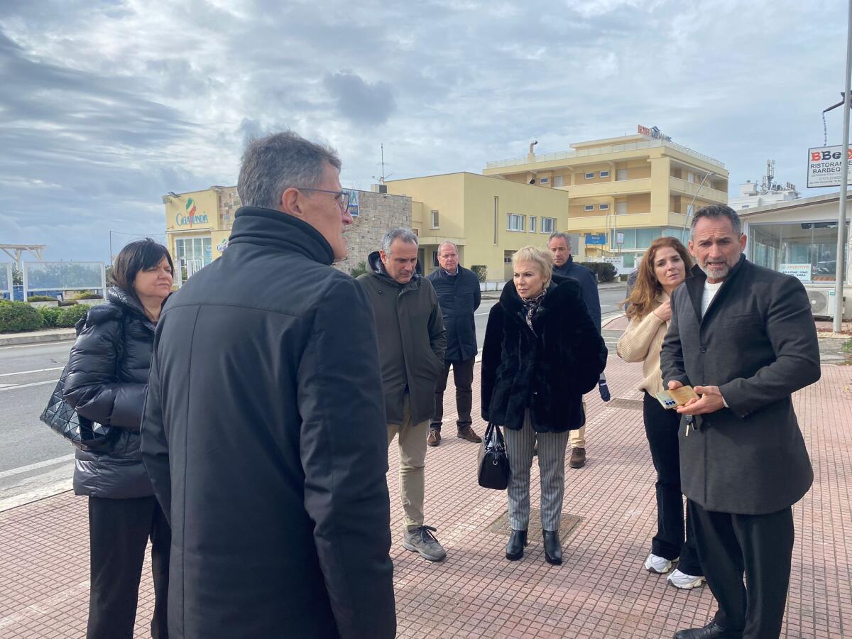Sopralluogo di Sindaco e assessori alla Marina di Latina per pianificare gli interventi da eseguire entro l’estate. - 